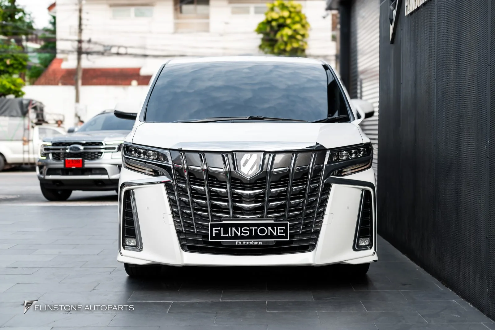 Toyota Alphard สปอยเลอร์