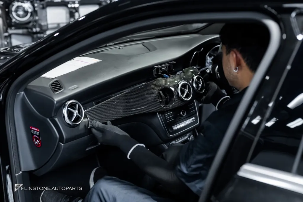 Mercedes Benz A45 碳纤维中控台
