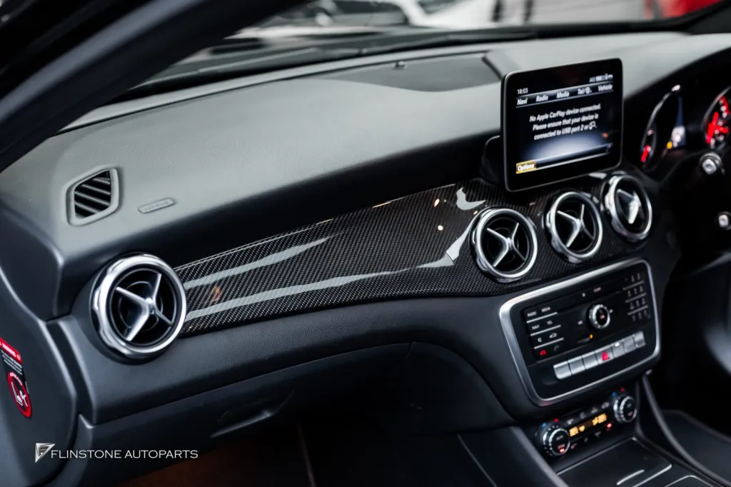 Mercedes Benz A45 碳纤维中控台