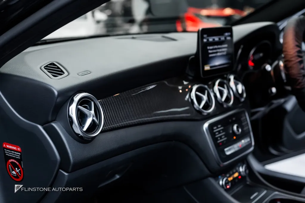 Mercedes Benz A45 碳纤维中控台