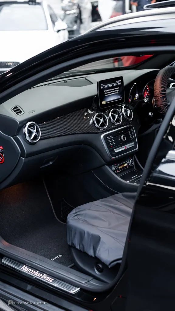Mercedes Benz A45 碳纤维中控台