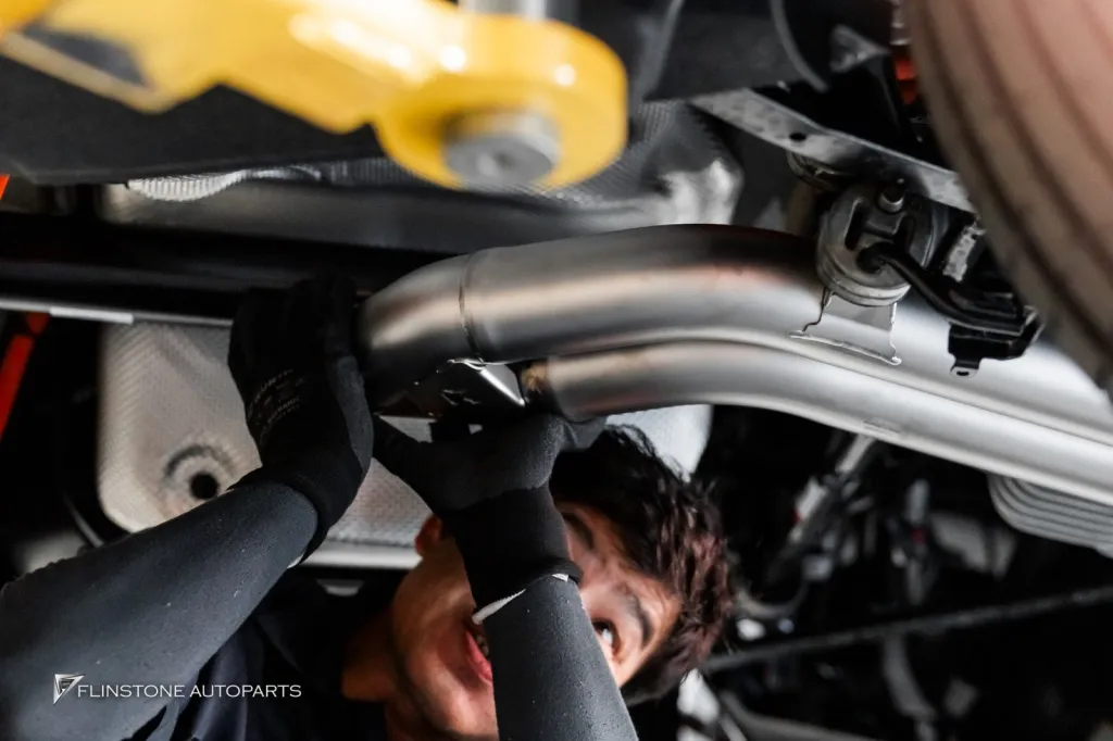 Porsche Cayenne 排气管 Akrapovic