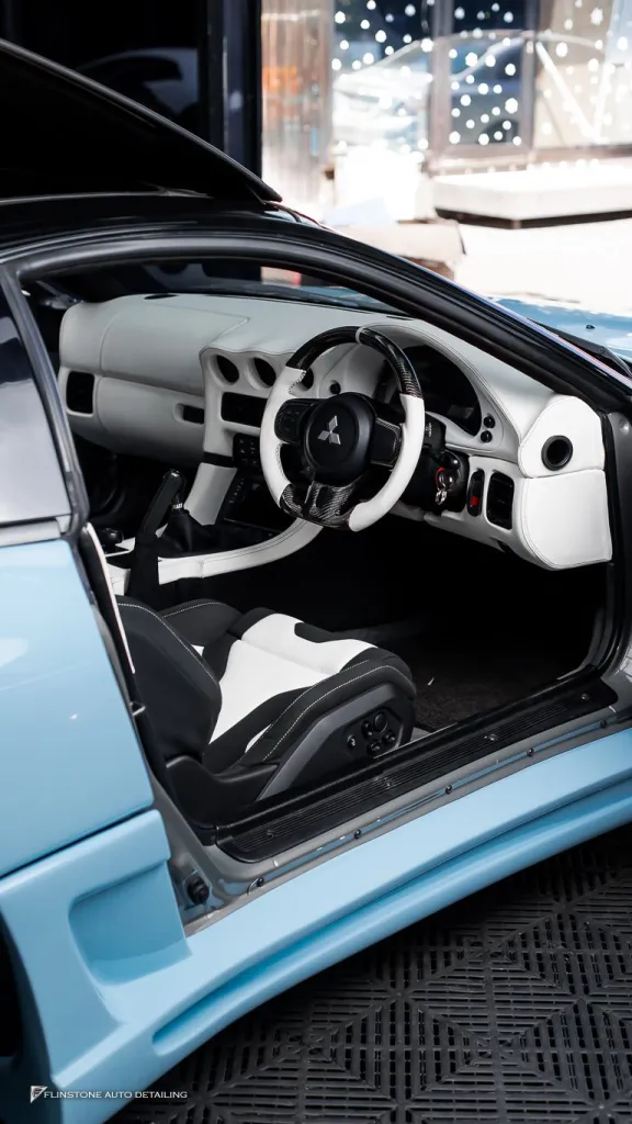 Mitsubishi GTO ภายในขาว — Story ภายใน