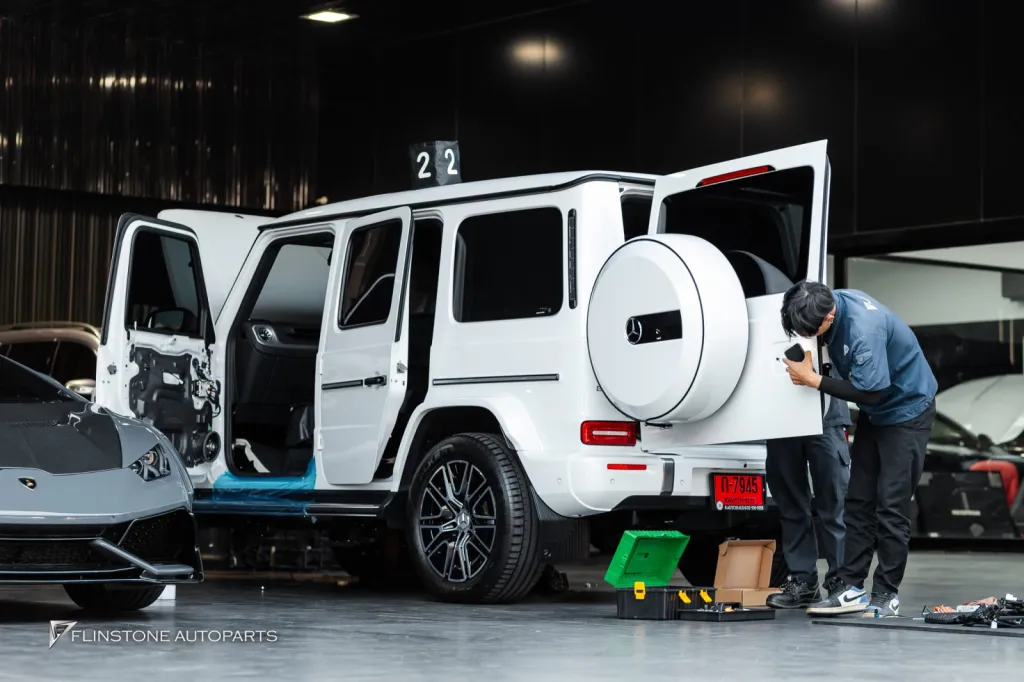 Mercedes Benz Gclass Soft-Close Doors Side Steps