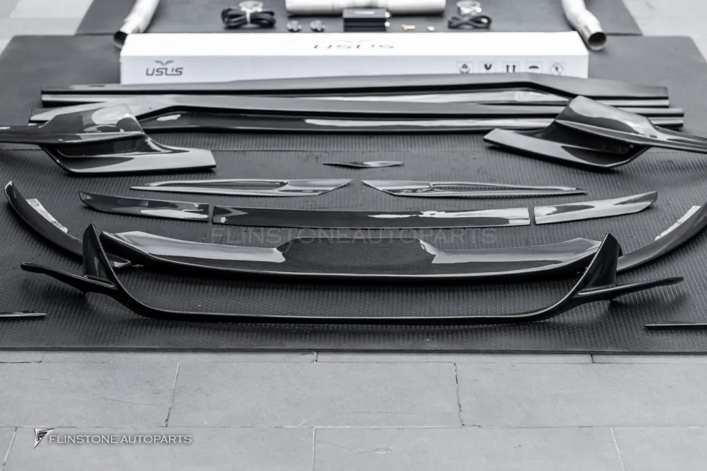 Ferrari 812 พาร์ทคาร์บอนรอบคัน ท่อUsus