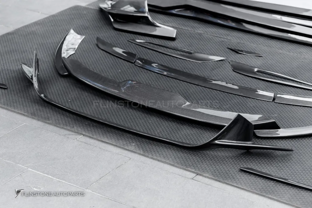 Ferrari 812 พาร์ทคาร์บอนรอบคัน ท่อUsus