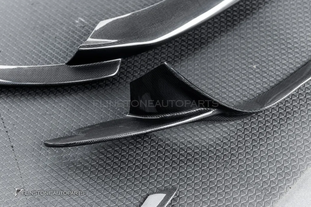 Ferrari 812 พาร์ทคาร์บอนรอบคัน ท่อUsus