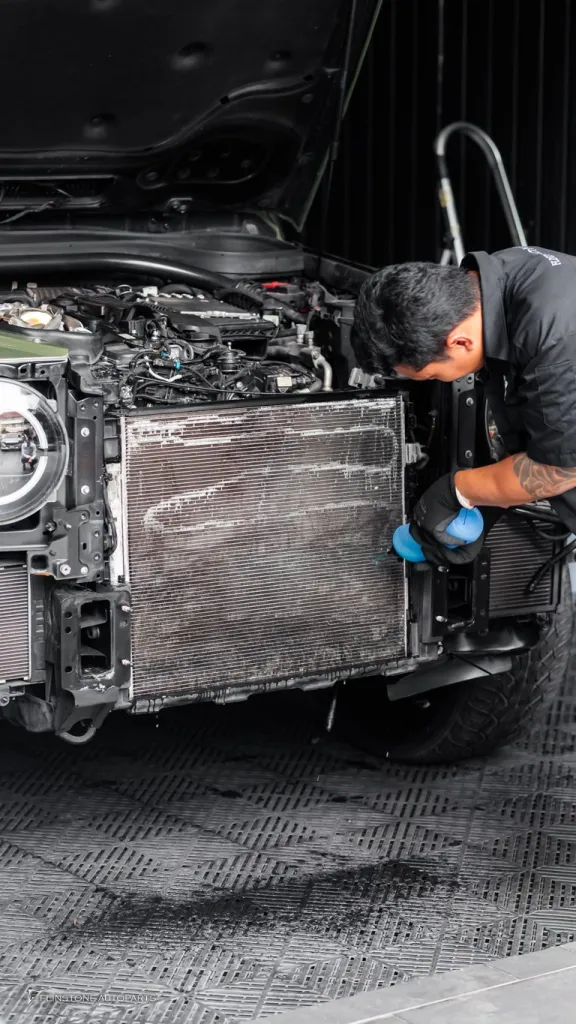 Mercedes Benz Gclass ล้างหม้อน้ำ