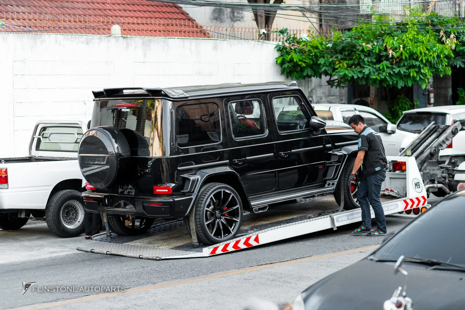 Mercedes Benz Gclass ท่อ Akrapovic — Slide