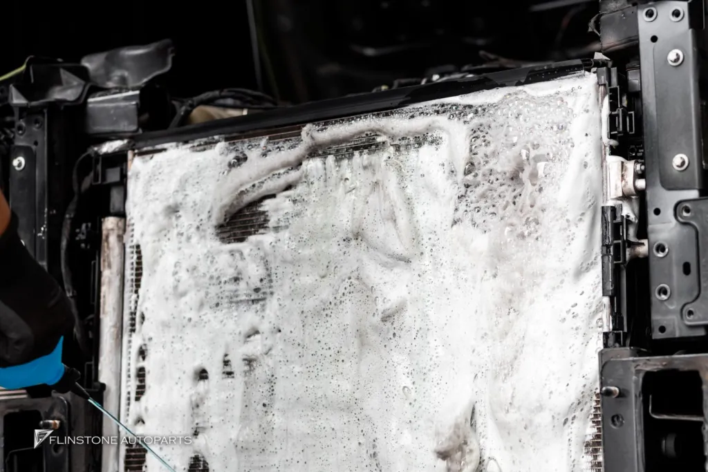 Mercedes Benz Gclass ล้างหม้อน้ำ