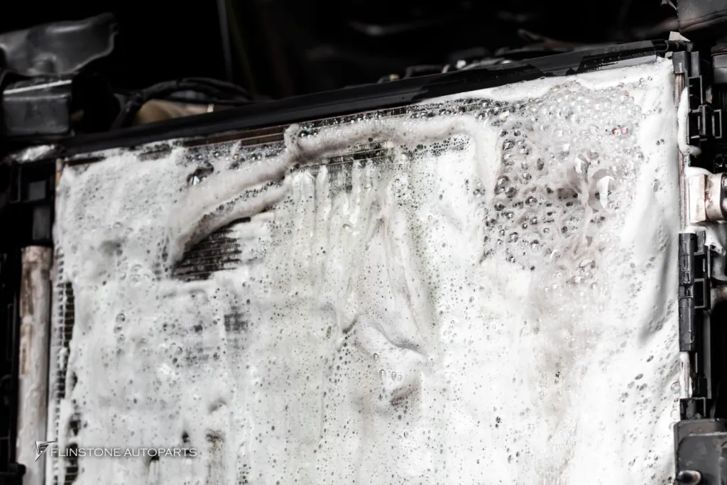 Mercedes Benz Gclass ล้างหม้อน้ำ