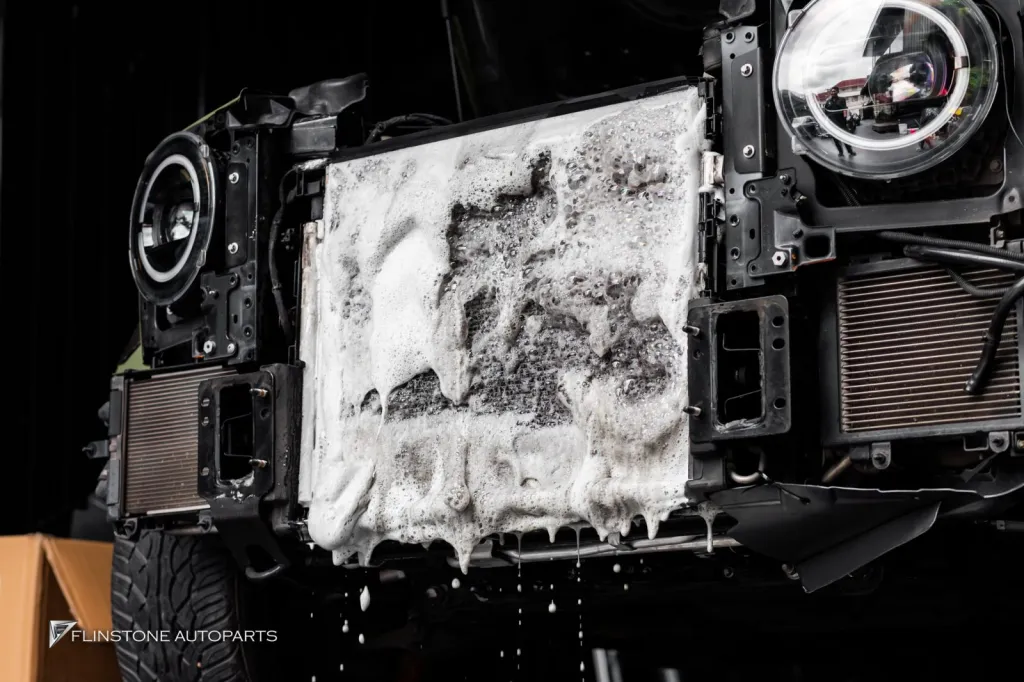 Mercedes Benz Gclass ล้างหม้อน้ำ