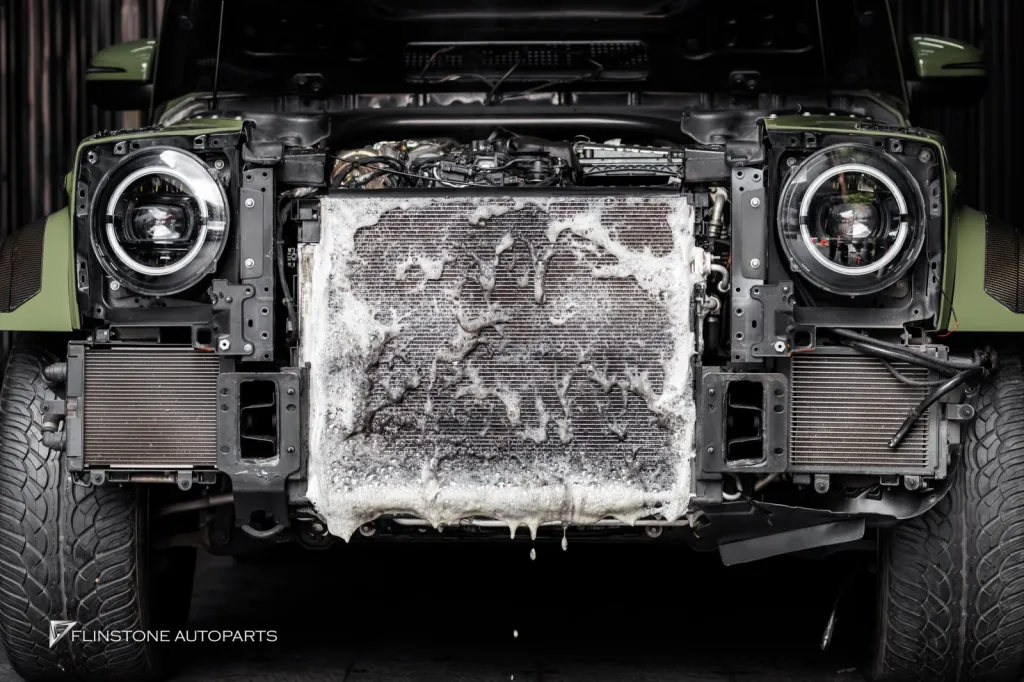 Mercedes Benz Gclass ล้างหม้อน้ำ