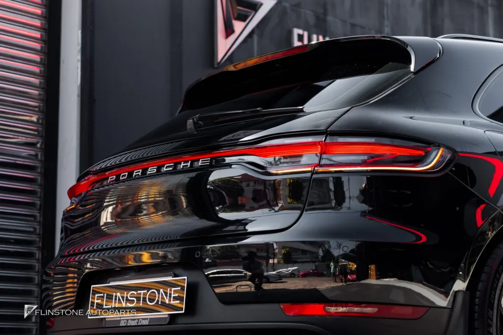 Porsche Macan ฝาท้าย ไฟท้าย