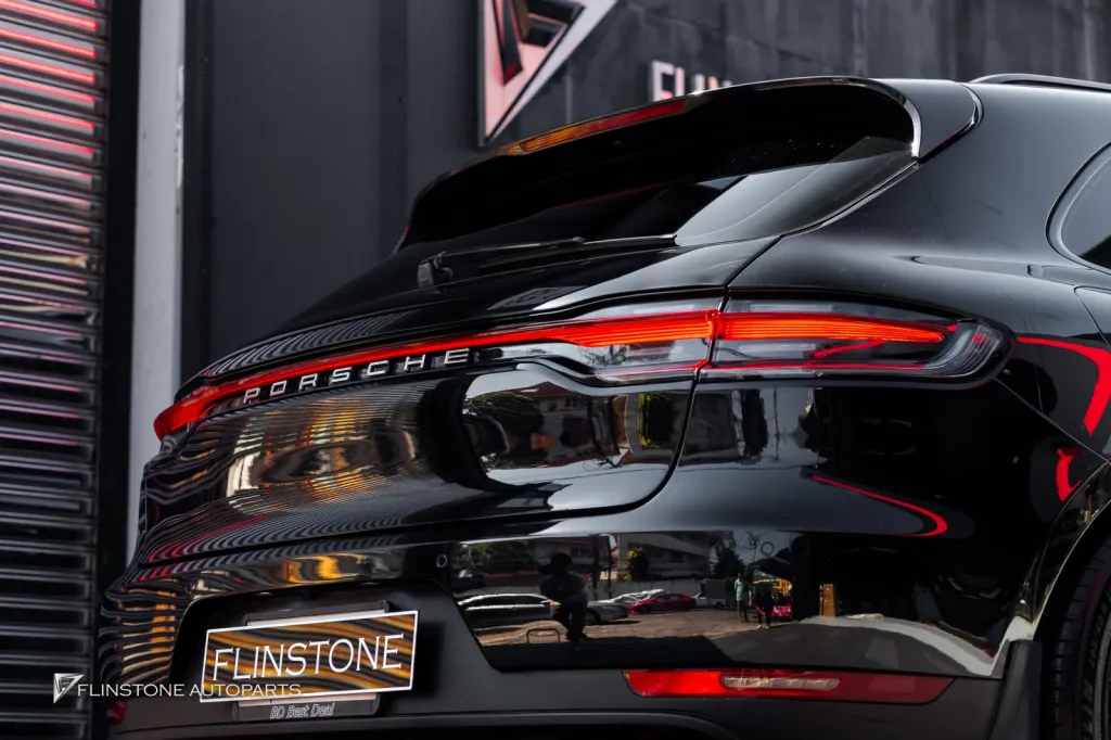 Porsche Macan ฝาท้าย ไฟท้าย