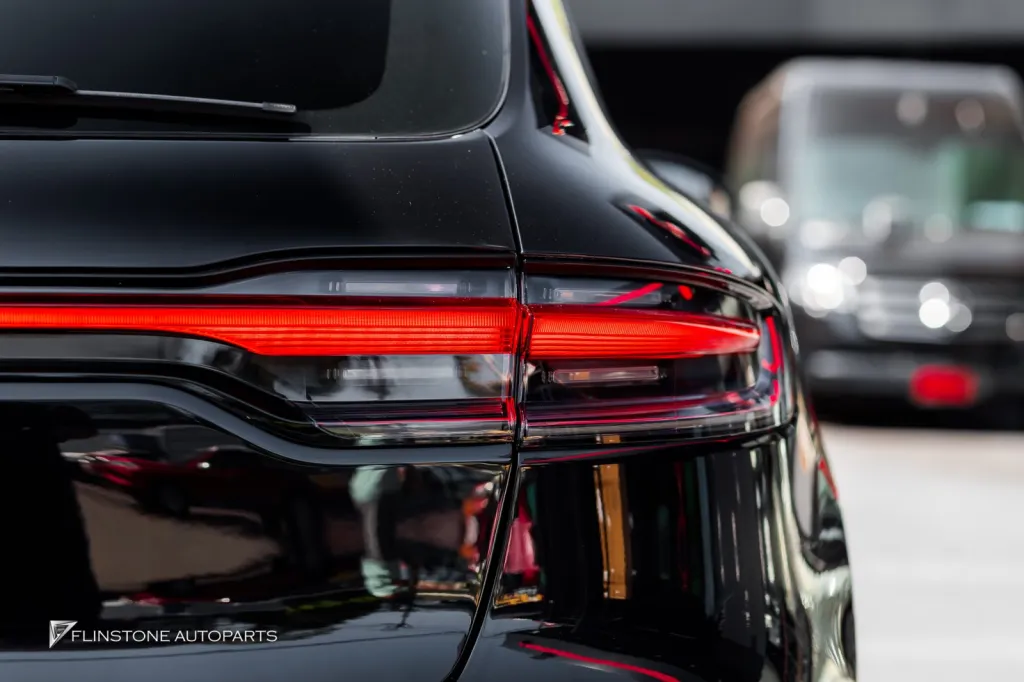 Porsche Macan ฝาท้าย ไฟท้าย