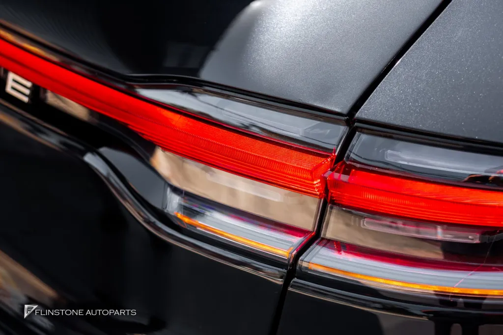 Porsche Macan ฝาท้าย ไฟท้าย