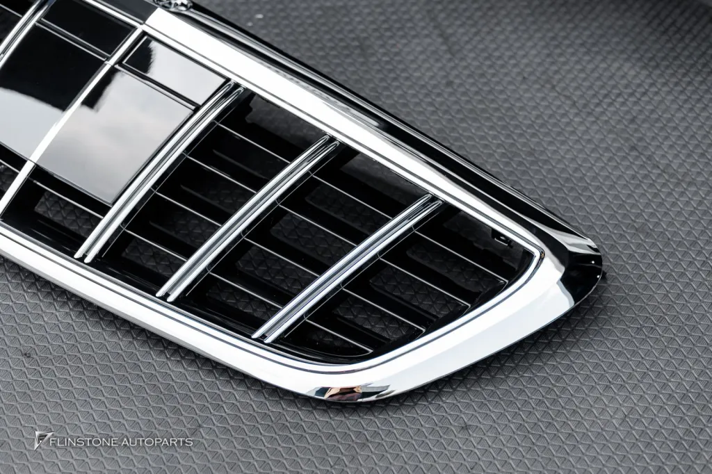 Mercedes Benz W222 กระจัง Maybach