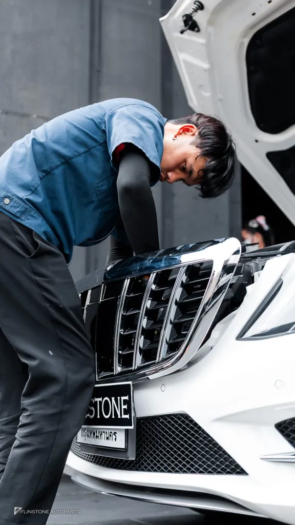 Mercedes Benz W222 กระจัง Maybach