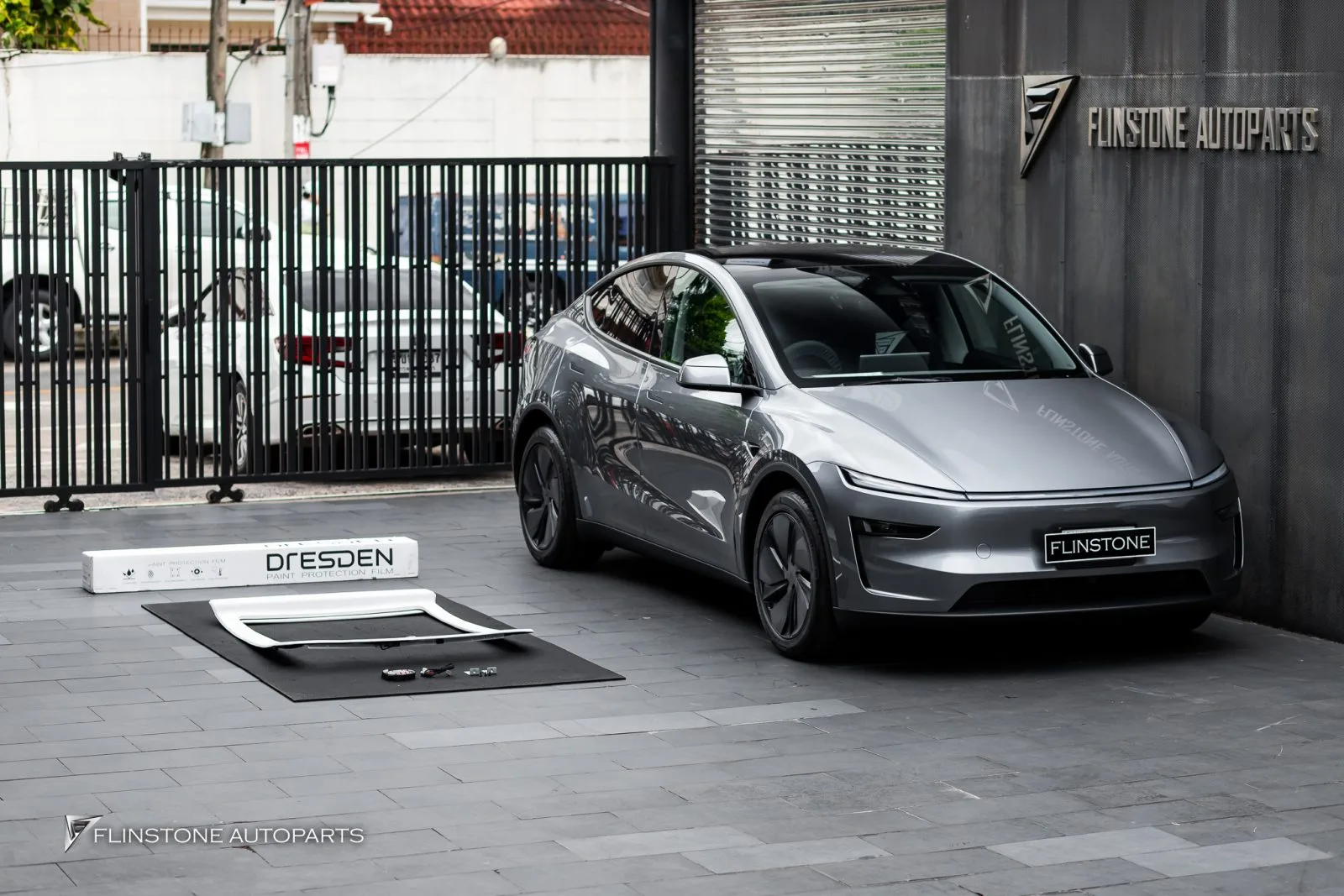 Tesla Juniper ม่านไฟฟ้า  ฟิล์มใสนอกใน (รูปรวม)