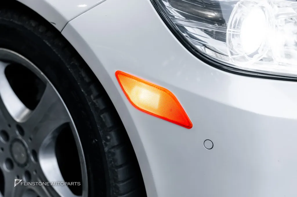 Mercedes Benz W212 ไฟมุมส้ม