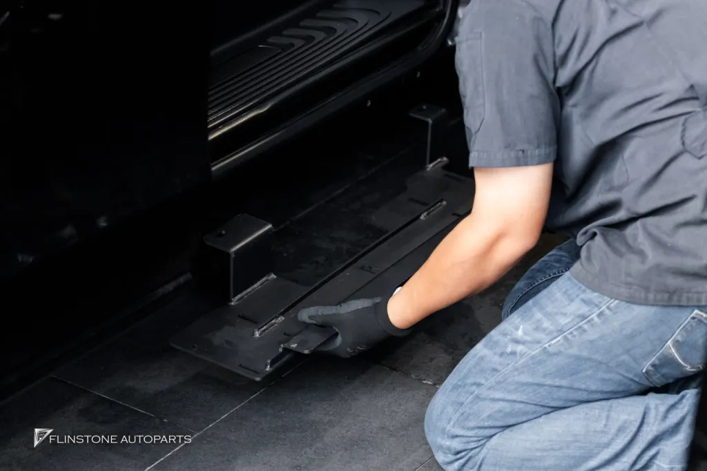 Mercedes Benz Vito บันไดไฟฟ้า