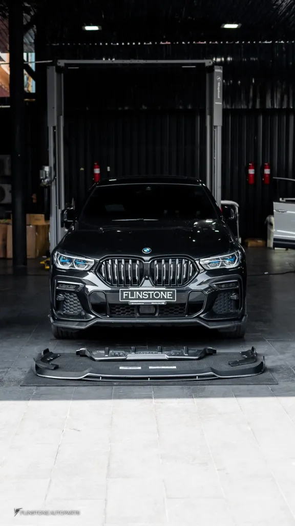 BMW X6 คาร์บอน โลโก้ดำ