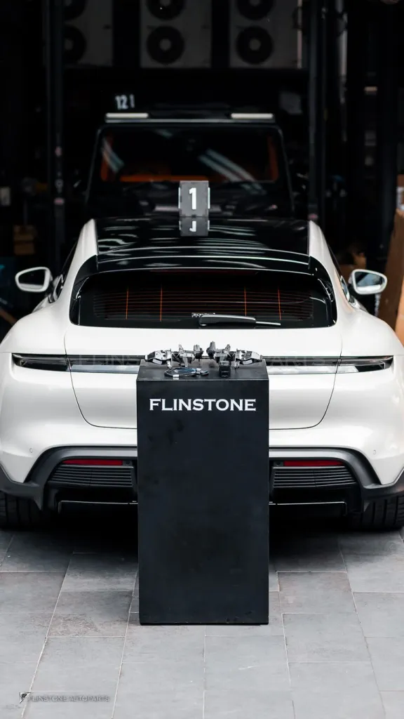 Porsche Taycan 4 กระจกมองข้างพับได้