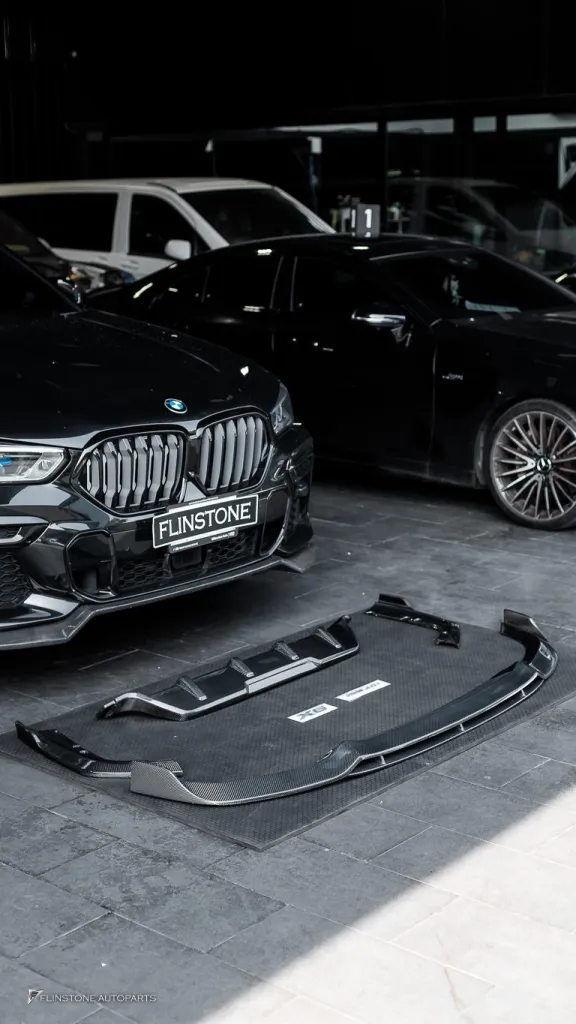 BMW X6 คาร์บอน โลโก้ดำ
