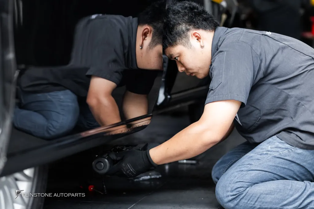 Mercedes Benz Vito บันไดไฟฟ้า