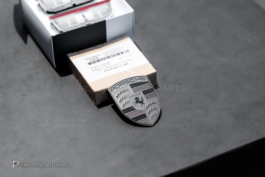 Porsche Taycan โลโก้ ไฟส่องพื้น