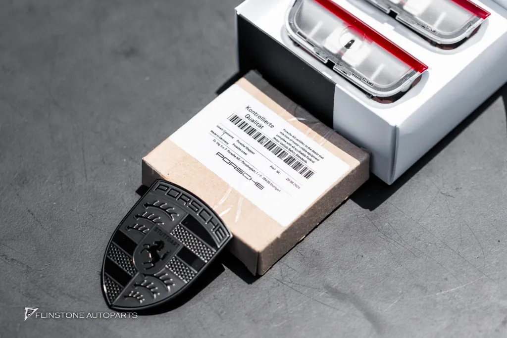 Porsche Taycan โลโก้ ไฟส่องพื้น
