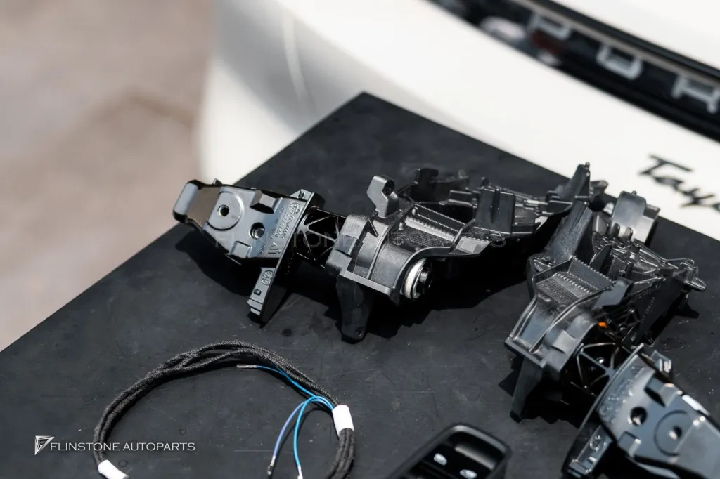 Porsche Taycan 4 กระจกมองข้างพับได้