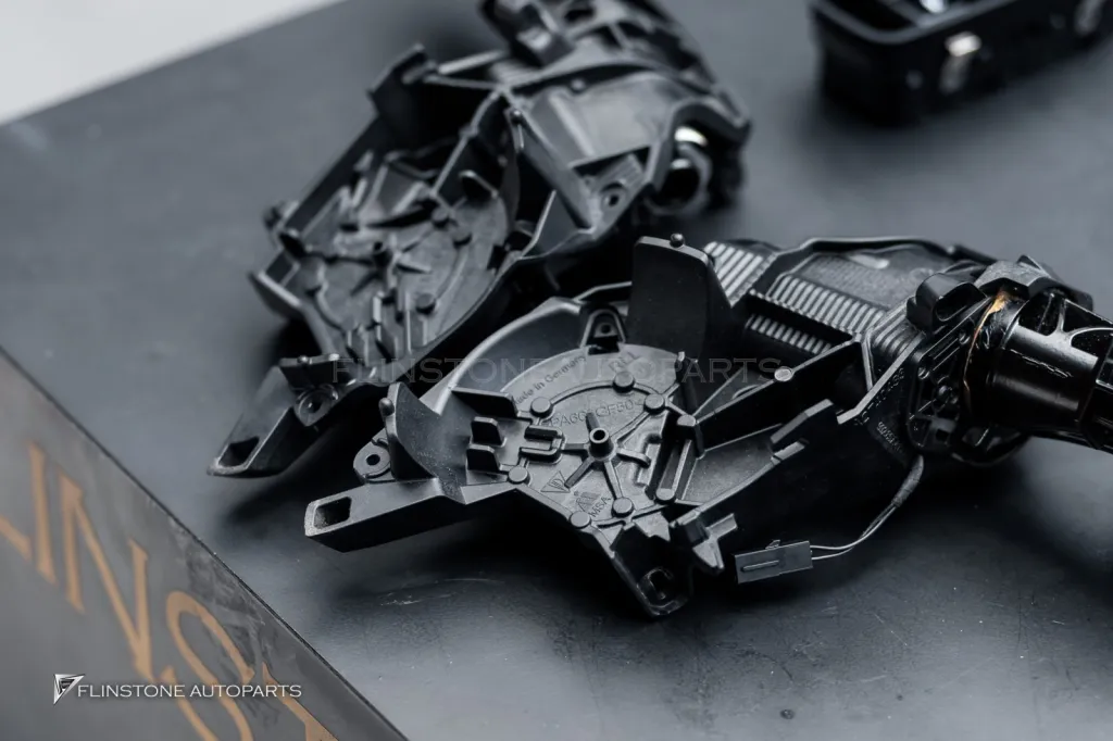 Porsche Taycan 4 กระจกมองข้างพับได้