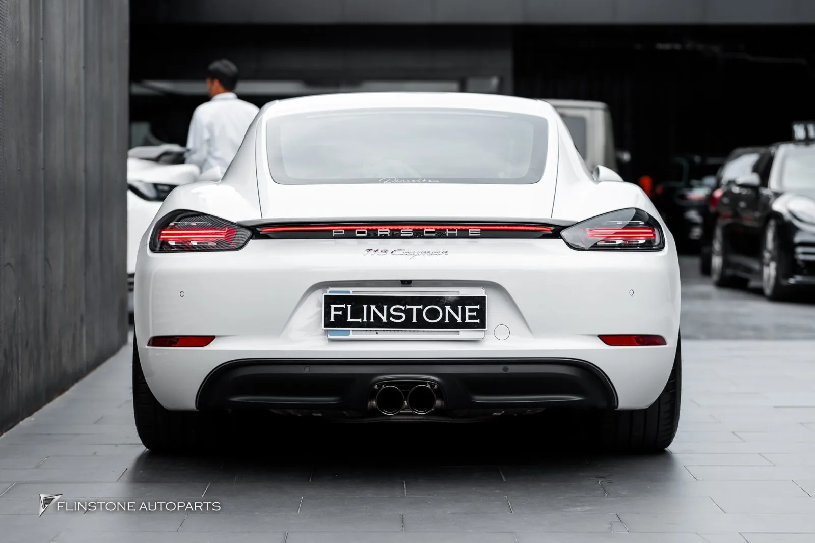 Porsche 718 Caymen 尾灯排气尾喉