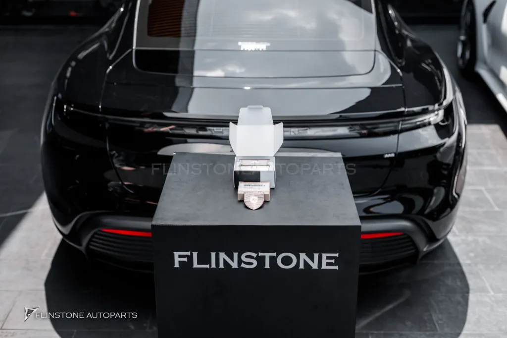 Porsche Taycan โลโก้ ไฟส่องพื้น
