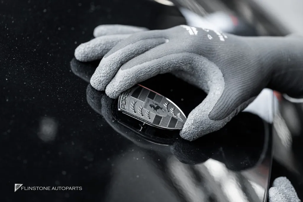 Porsche Taycan โลโก้ ไฟส่องพื้น